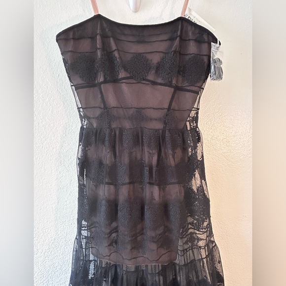 BCBG Max Azria Runway Black Sheer Lace Maxi Dress SZ 6 NWT - Picture 2 of 10
